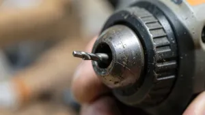 nie mogę wyjąć wiertła z wkrętarki